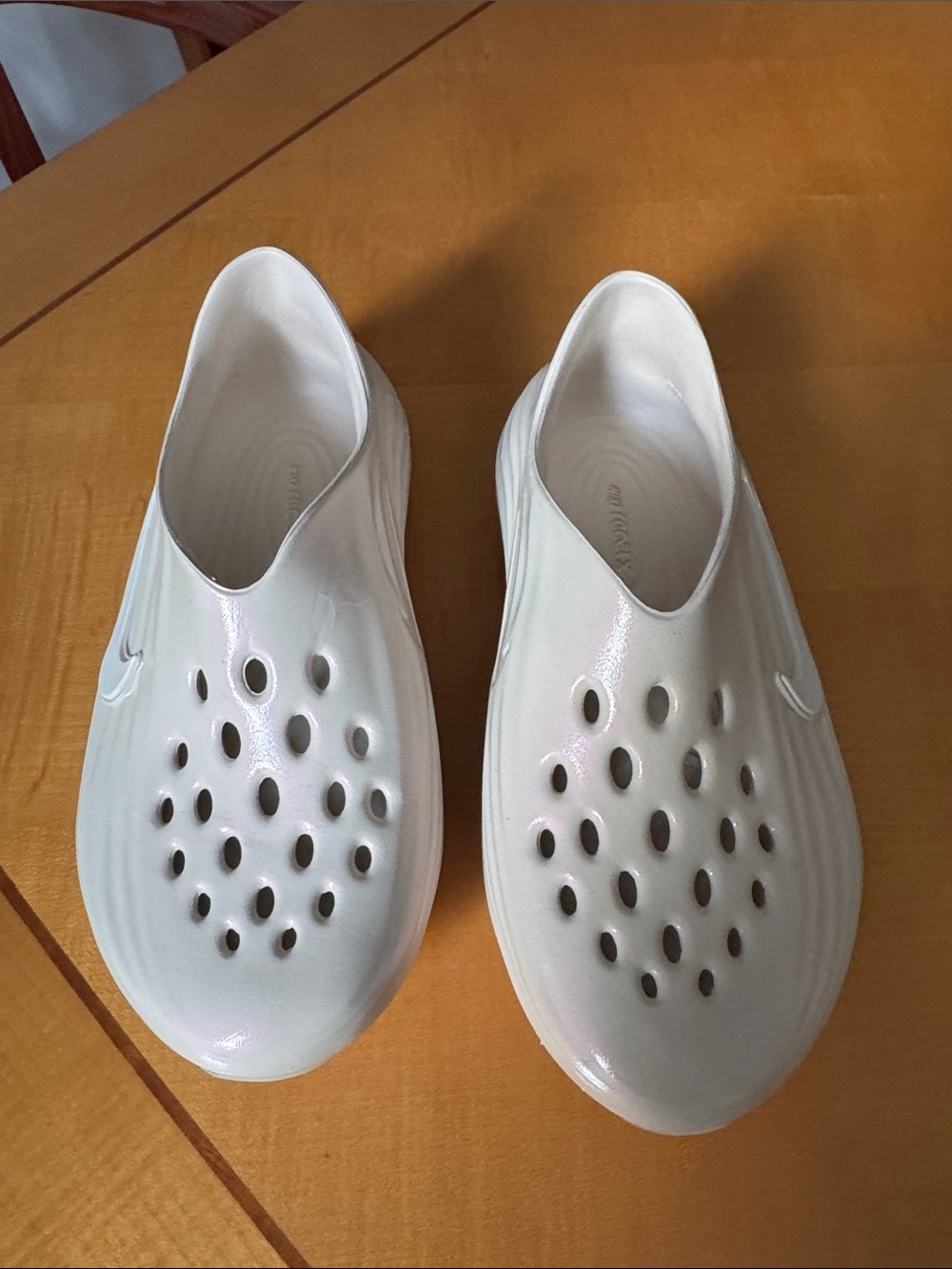 Nike women reactx rejuven 8  White Slip-On Ventilated Shoes size 6